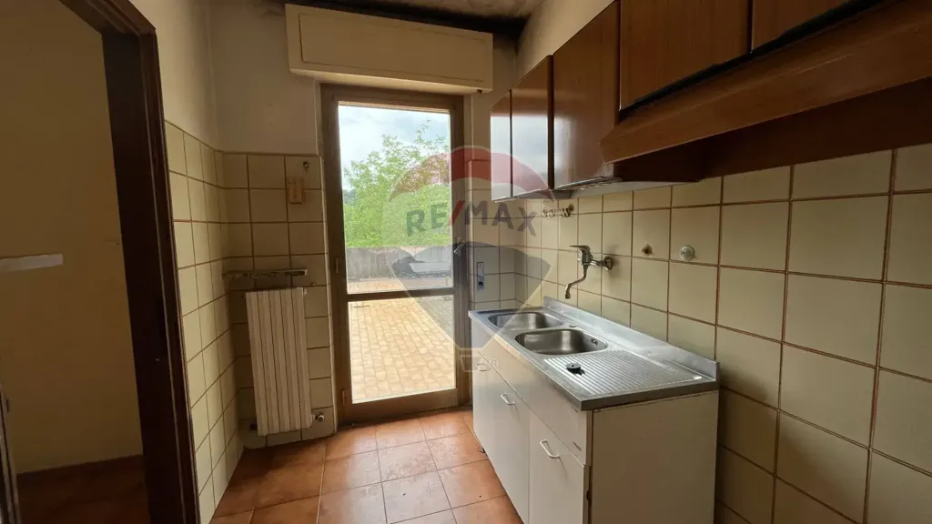 Köök - Multi-Level Apartment with Terrace in Caprino Bergamasco