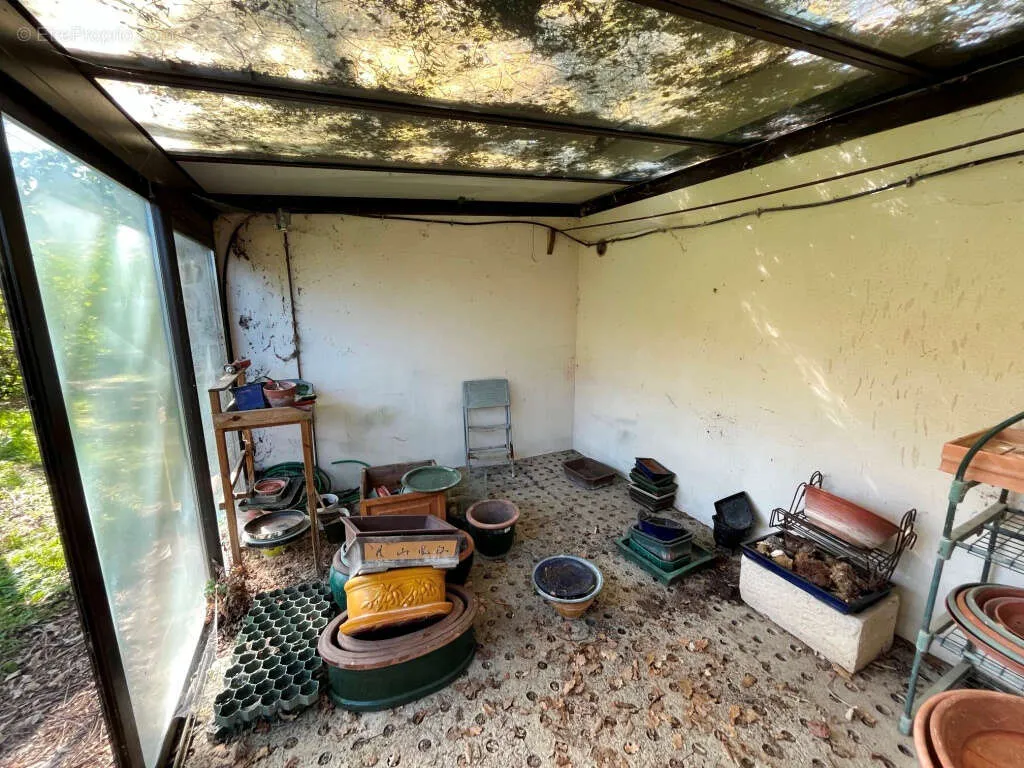 Pesuköök - Charming Two-Home Property with Garden in Sens