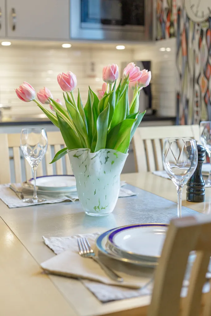 Salle à manger - Renovated Apartment with Balcony in Stenrösvägen