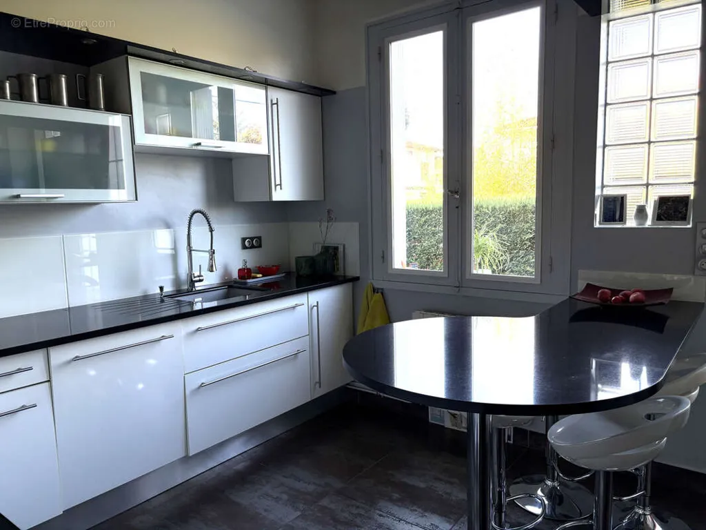 Cuisine - Maison avec Jardin Arboré à BAZAS