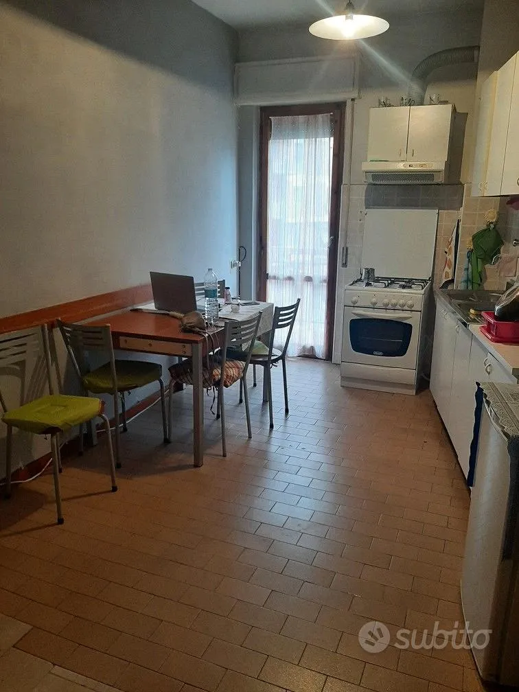 Cuisine - Student Room with Balcony in Central Via Corazzini