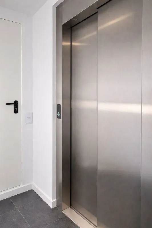 Entrée - Duplex Apartment with Balcony in Castelldefels Centre