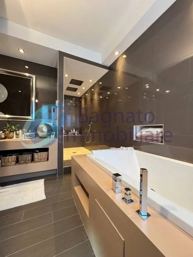 Vannitoad - Luxury Refined Flat with Terrace in Novara