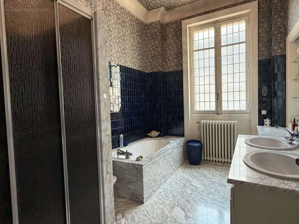 Bagni - Art Deco Apartment with Balcony in Saint-Étienne Centre