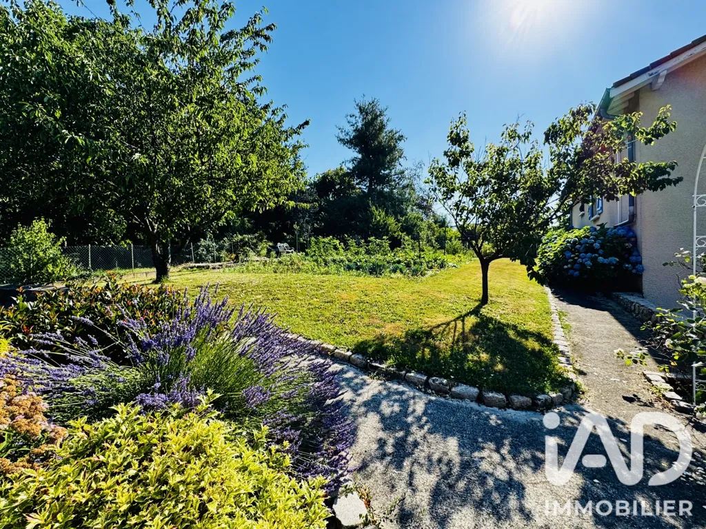 Giardino - Traditional House with Garden View in Saint-Chamond