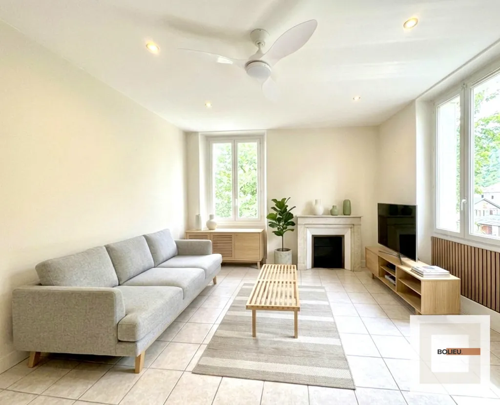Elutuba - Charming 3-Bed Flat with Vercors View in Historic Building
