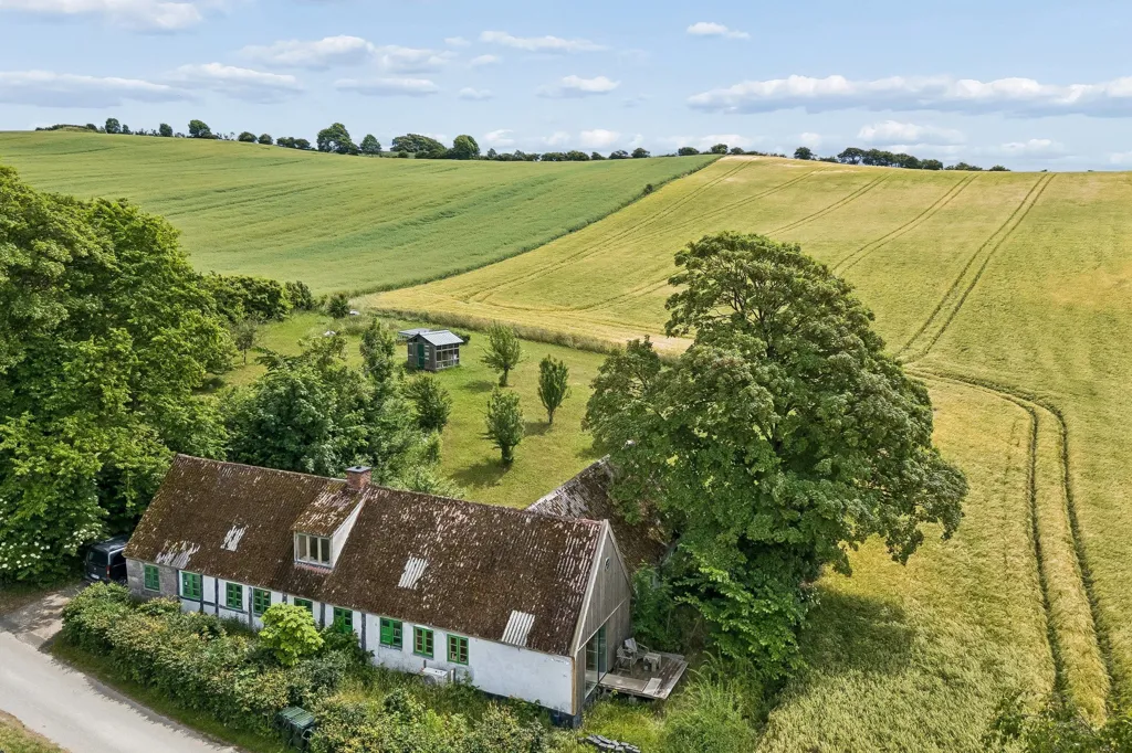 Õhuvaade - Historic Villa with Large Garden in Knebel