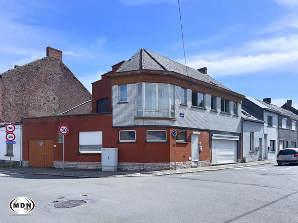 Extérieur - Maison Atypique avec Jardin et Terrasse à Boussu