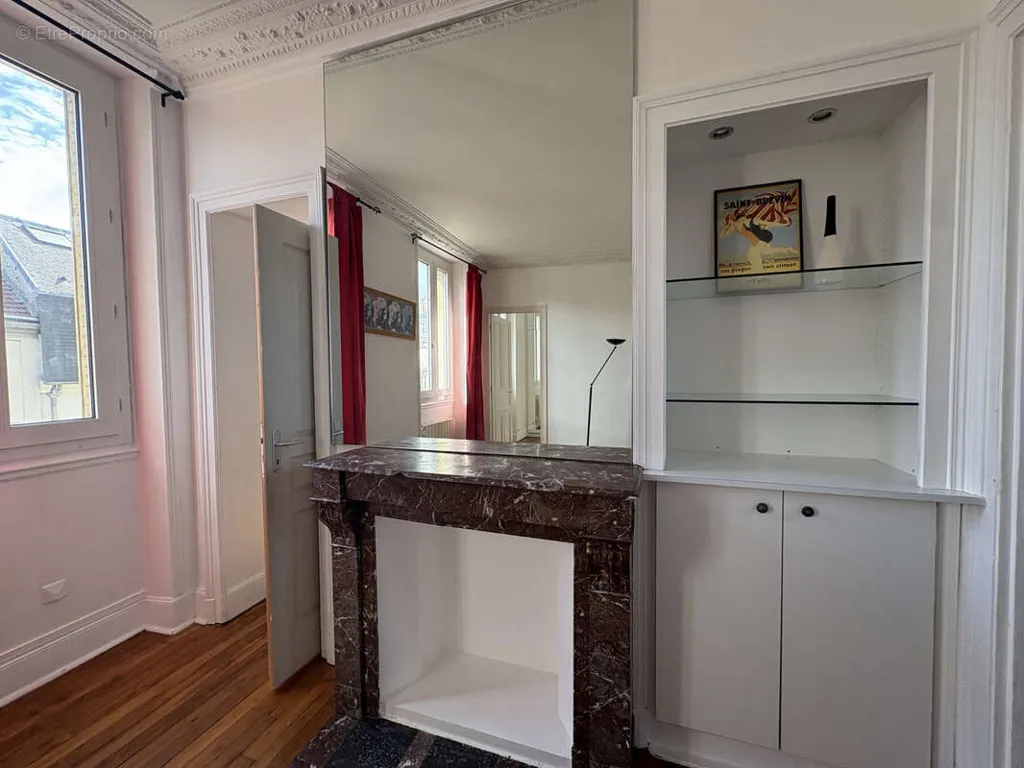 Séjour - Duplex T4 au Centre de Troyes avec Caractère