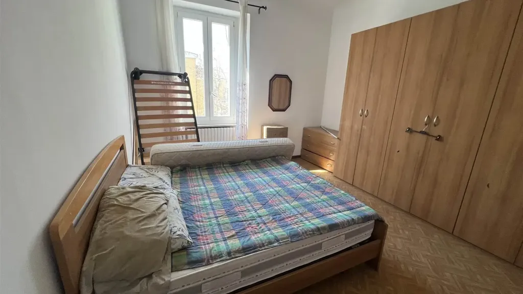 Chambres - Three-Bedroom Apartment in Ancona
