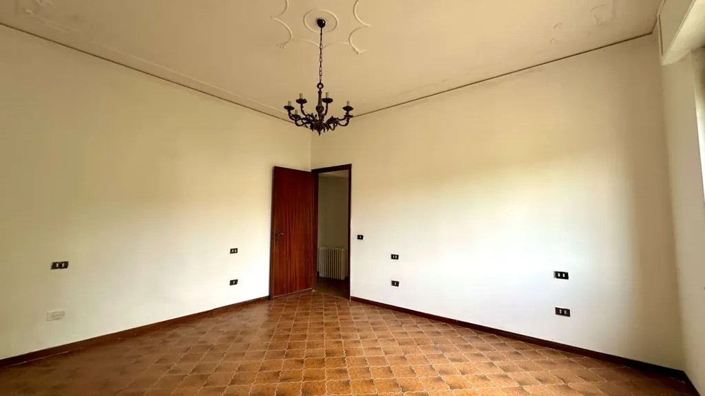 Toad - Villa with Garden in Capannori