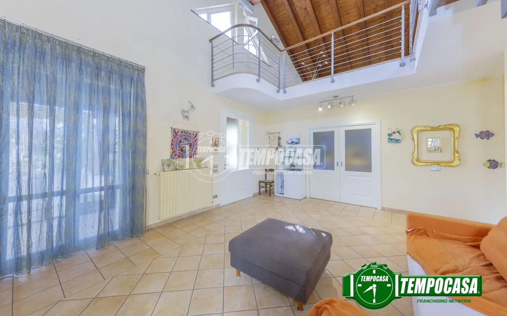 Séjour - Modern Villa with Garden in Piacenza