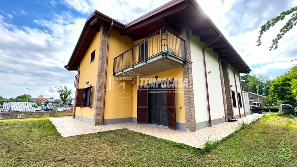Välivaade - Modern Villa with Garden in Druento