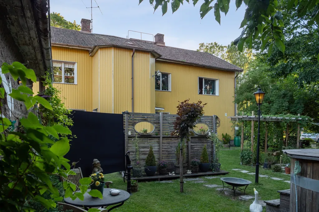 Aed - Large House with Workshop in Vartofta