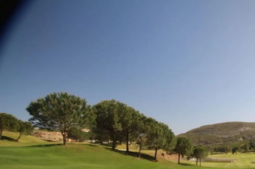 Giardino - Development Plot with Sea Views in Benahavís