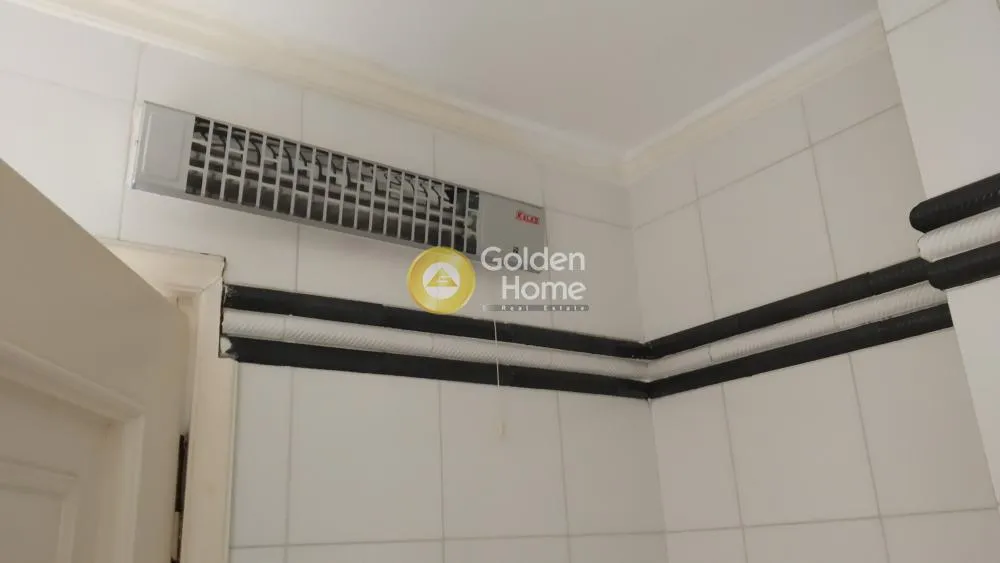 Salles de bain - Multi-Storey Building with Large Garden in Rafina - Neraias