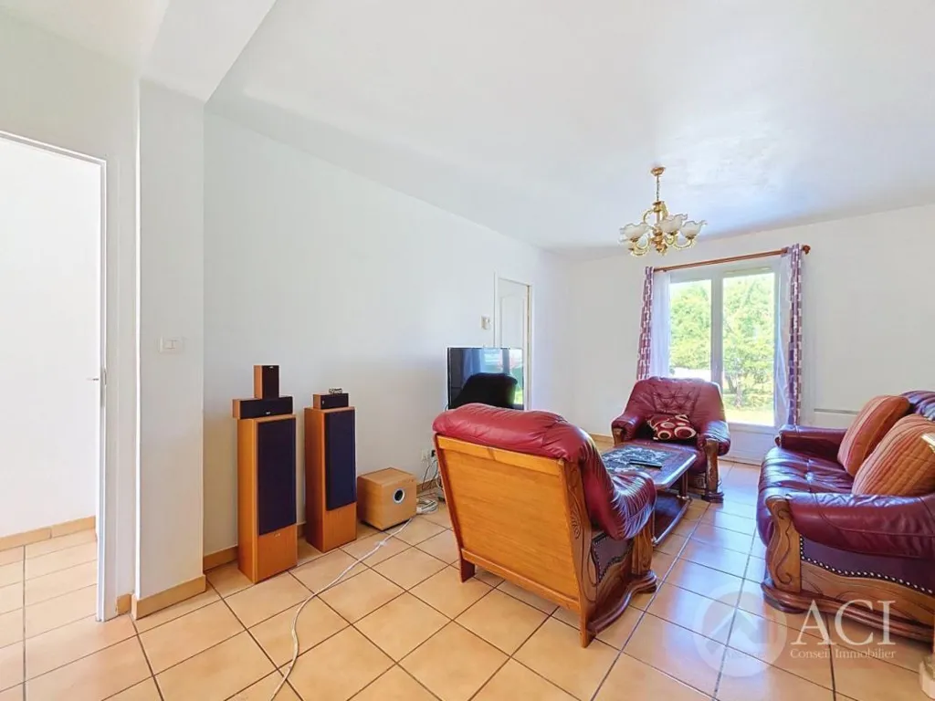 Elutuba - 6-Piece House with Garden in Sarcelles