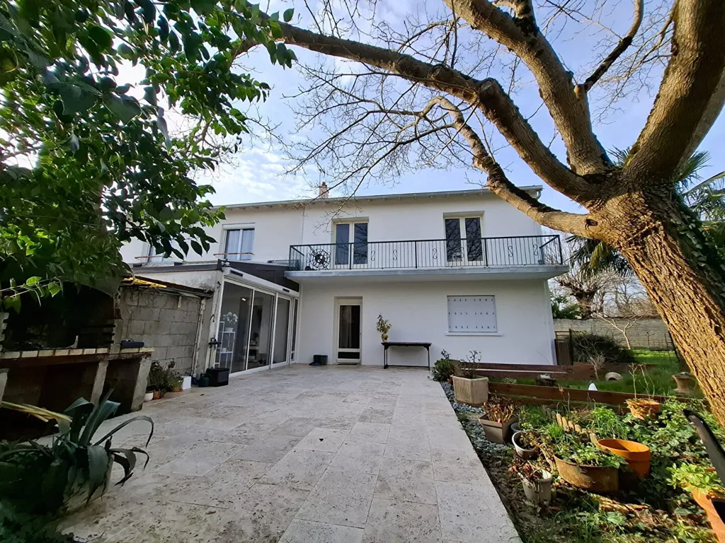 Terrace - Rural House with Garden in Arçais