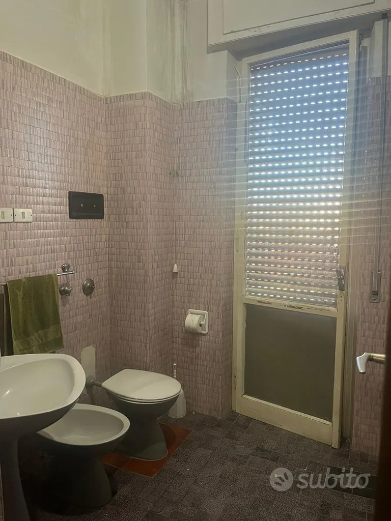 Salles de bain - Trilocale with Balcony in Pescara