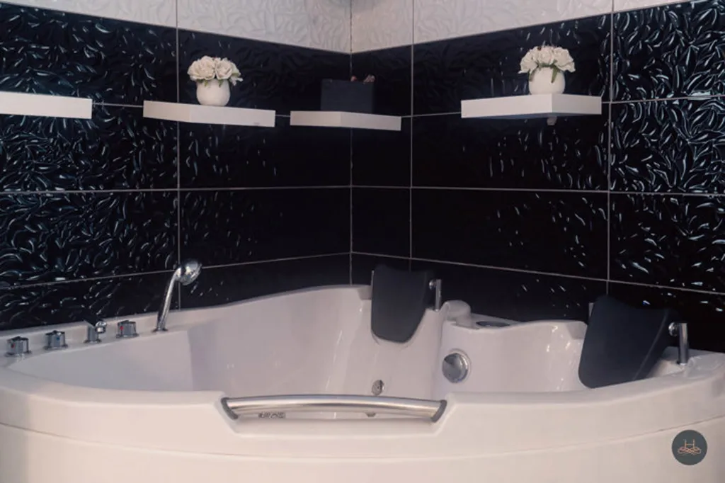 Bathrooms - Family House with Garden in Lier