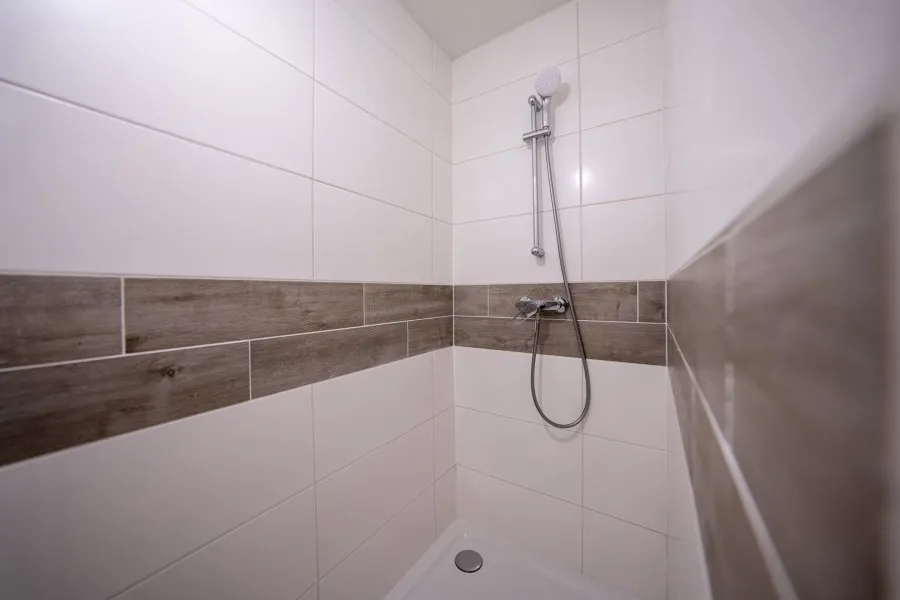 Salles de bain - Appartement Neuf avec Terrasse à Libramont-Chevigny