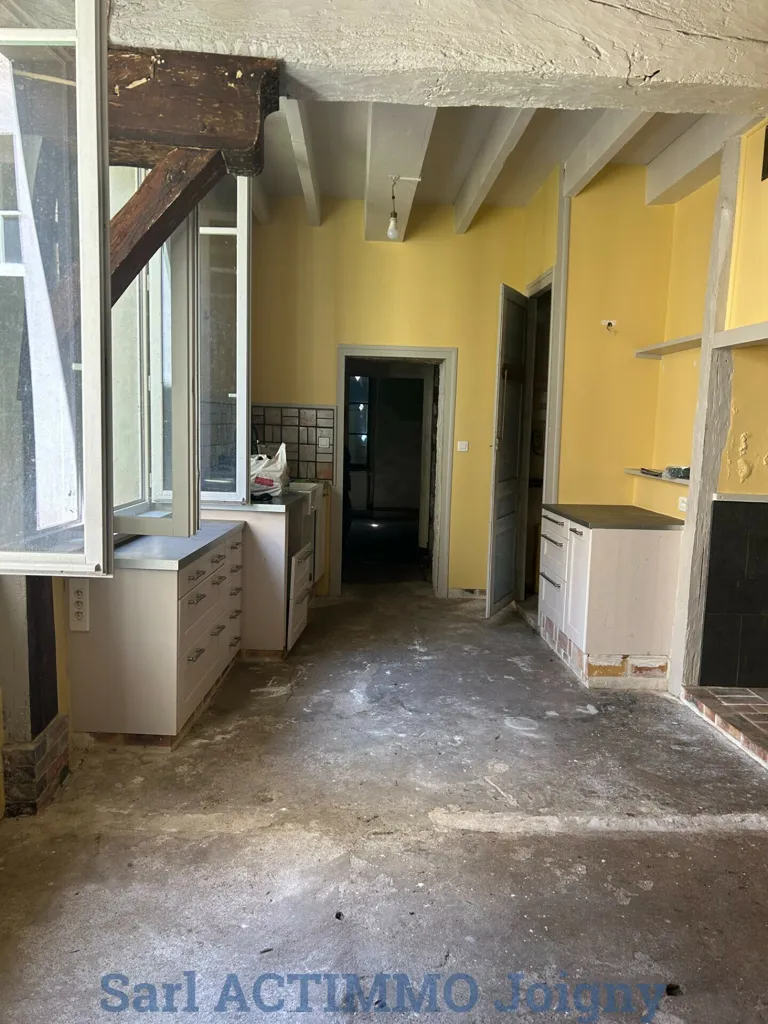Cucina - Historic House for Renovation in Joigny