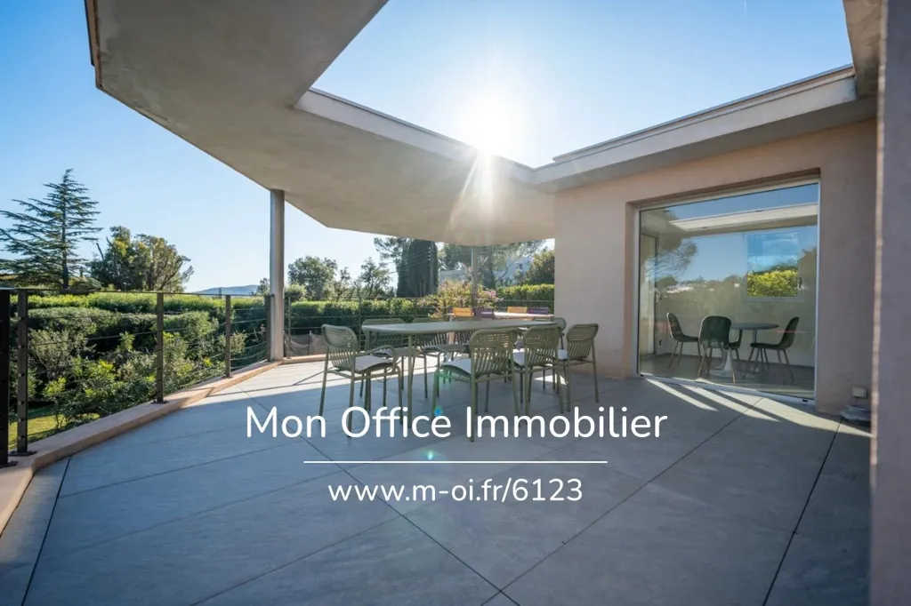 Terrazza - Architectural House with Sea View in Grimaud