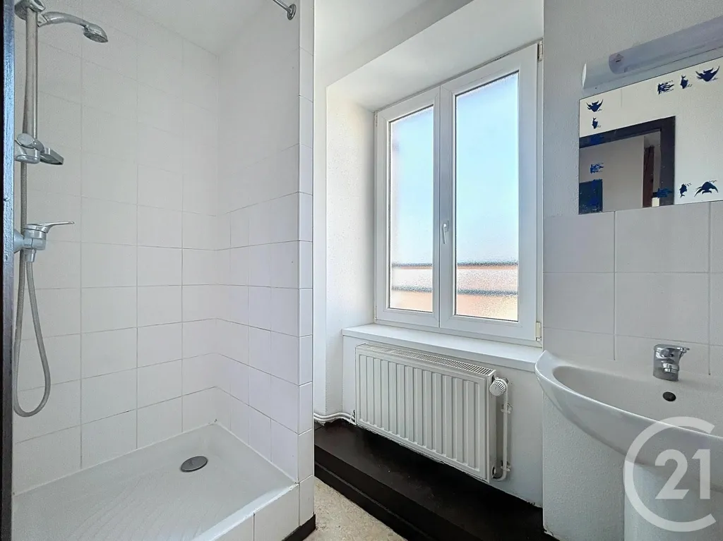Vannitoad - City Centre Apartment with Two Bedrooms in Beaucourt