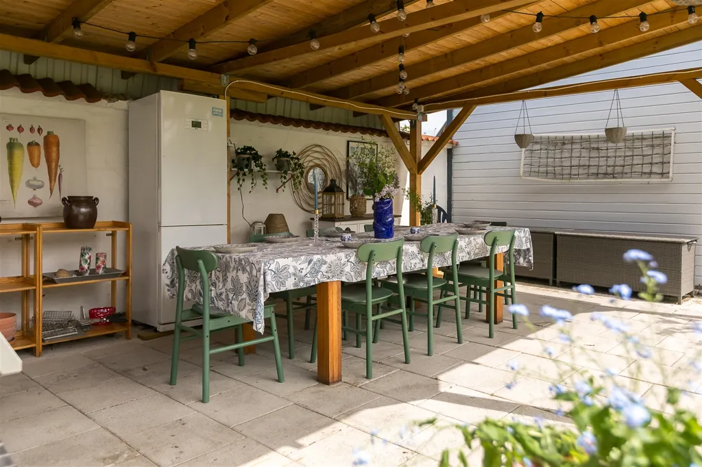 Terrace - Modernised Villa with Guesthouse in Malmö
