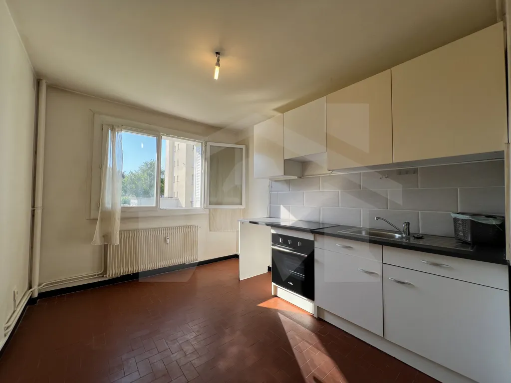 Cuisine - Appartement 2P+C avec Parking à Fontaine