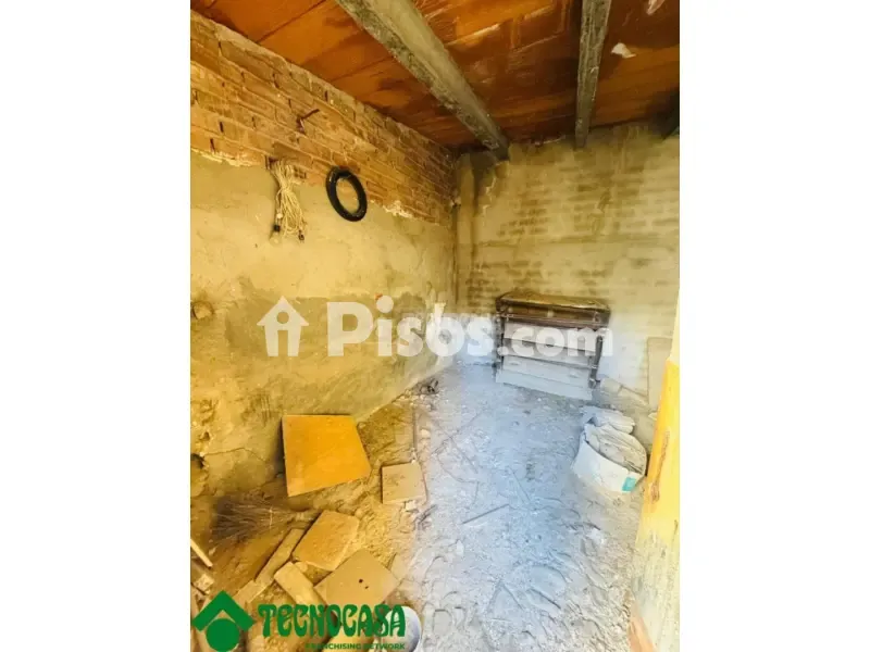Pièces - Adosado to Renovate in Urda