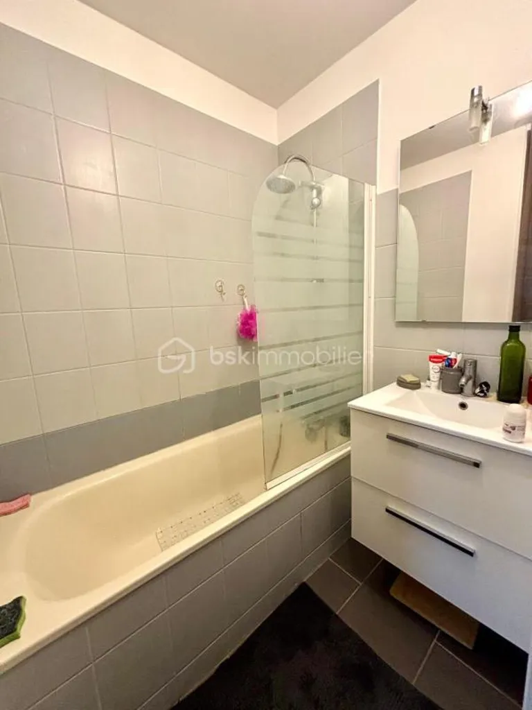Bagni - Ground Floor Apartment with Terrace near Station