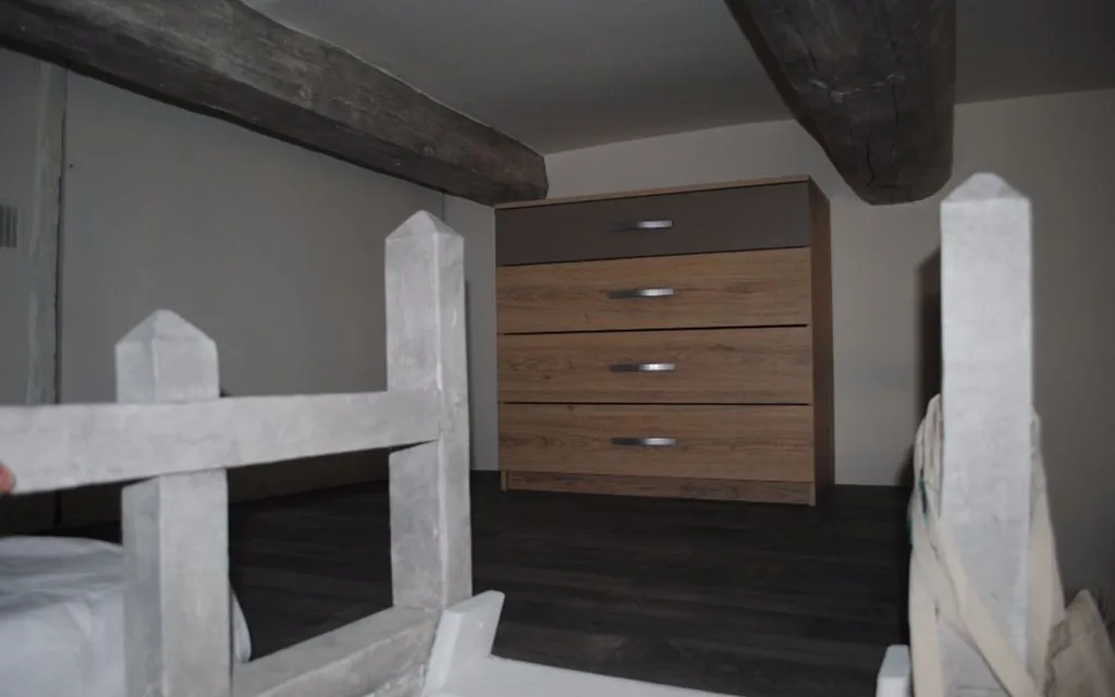 Chambres - Studio Meublé avec Mezzanine à Nîmes