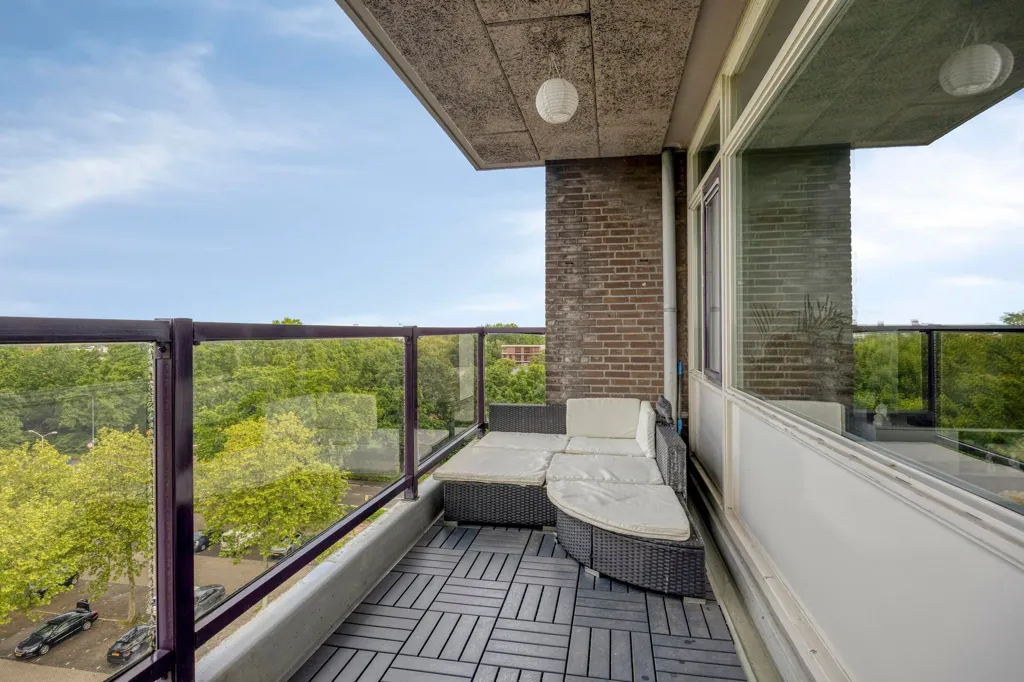 Rõdu - 3-Bedroom Apartment with Balcony in Eindhoven