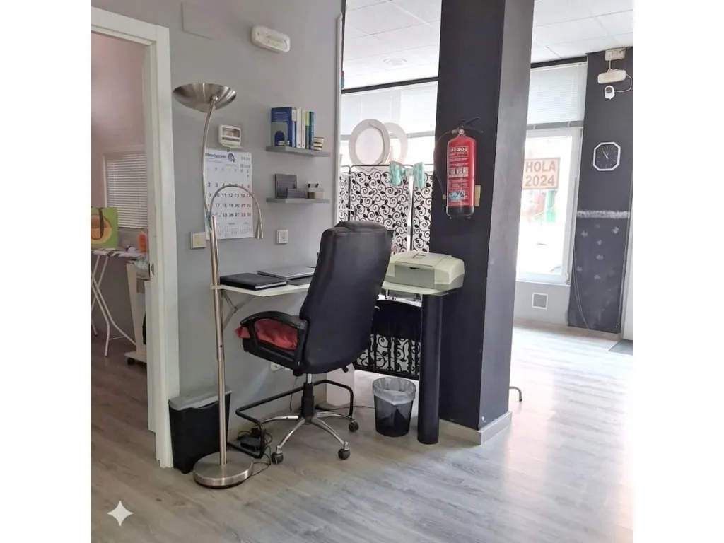 Kabinet - Shopfront Premises in Palencia