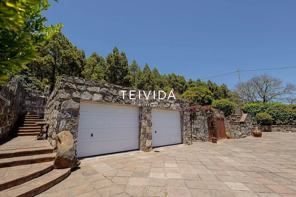 Exterior - Villa with Pool and Bodega in El Rosario