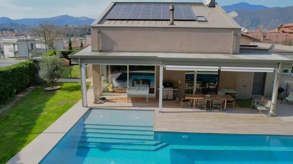 Õhuvaade - Contemporary Villa with Pool in Paratico