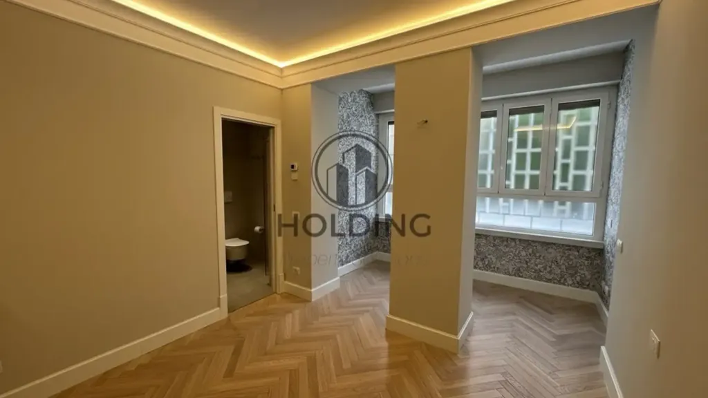 hallway_entrance