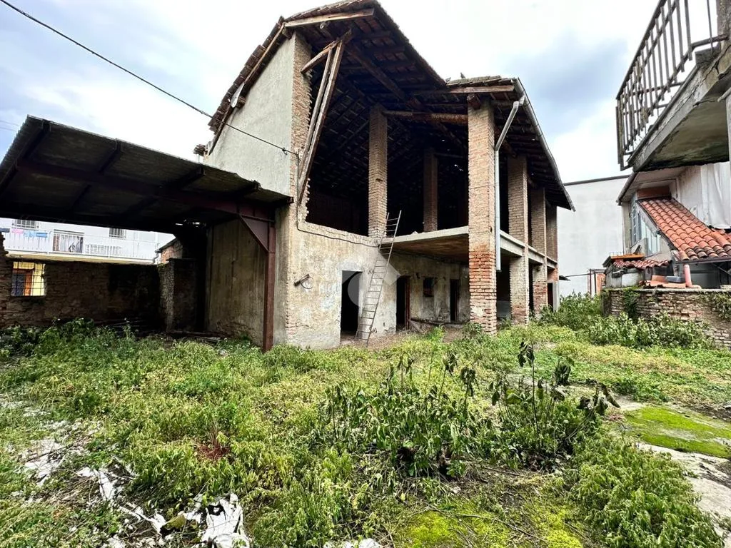 Jardin - Rustic Property with Potential in Ciserano