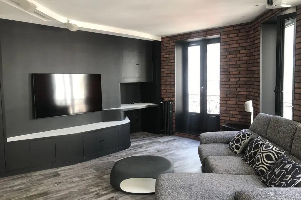Séjour - Appartement 2 Pièces avec Balcons au 1er Arrondissement de Paris