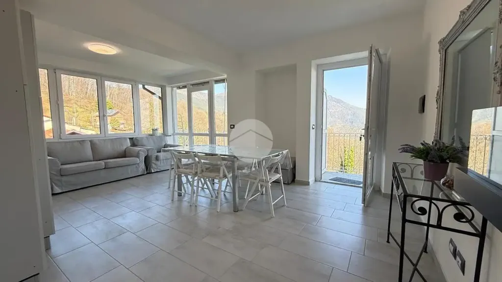 Salle à manger - Trilocale with Balcony in Rubiana
