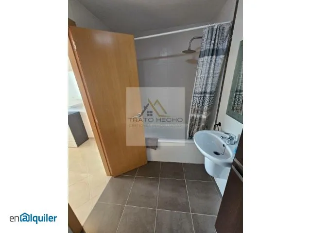 Bathrooms - Apartment with Pool in Canet d'en Berenguer
