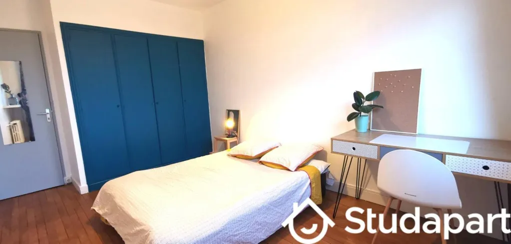 Chambres - Chambre en Colocation avec Balcon au Centre de Troyes