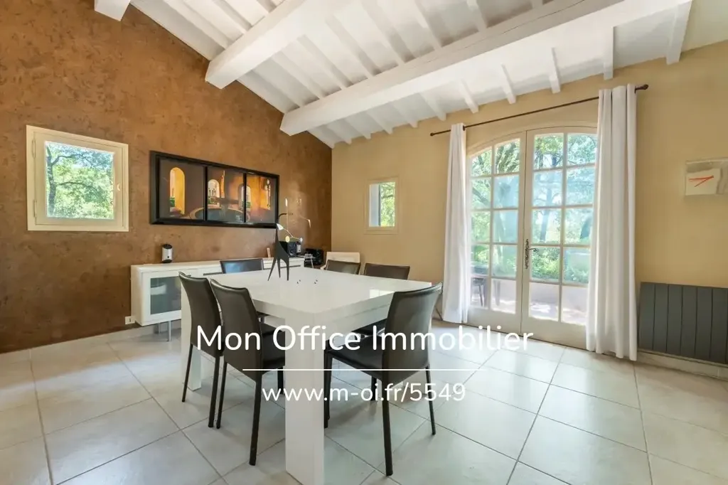 Sala da pranzo - 10-Bedroom House with Jacuzzi in Rognes