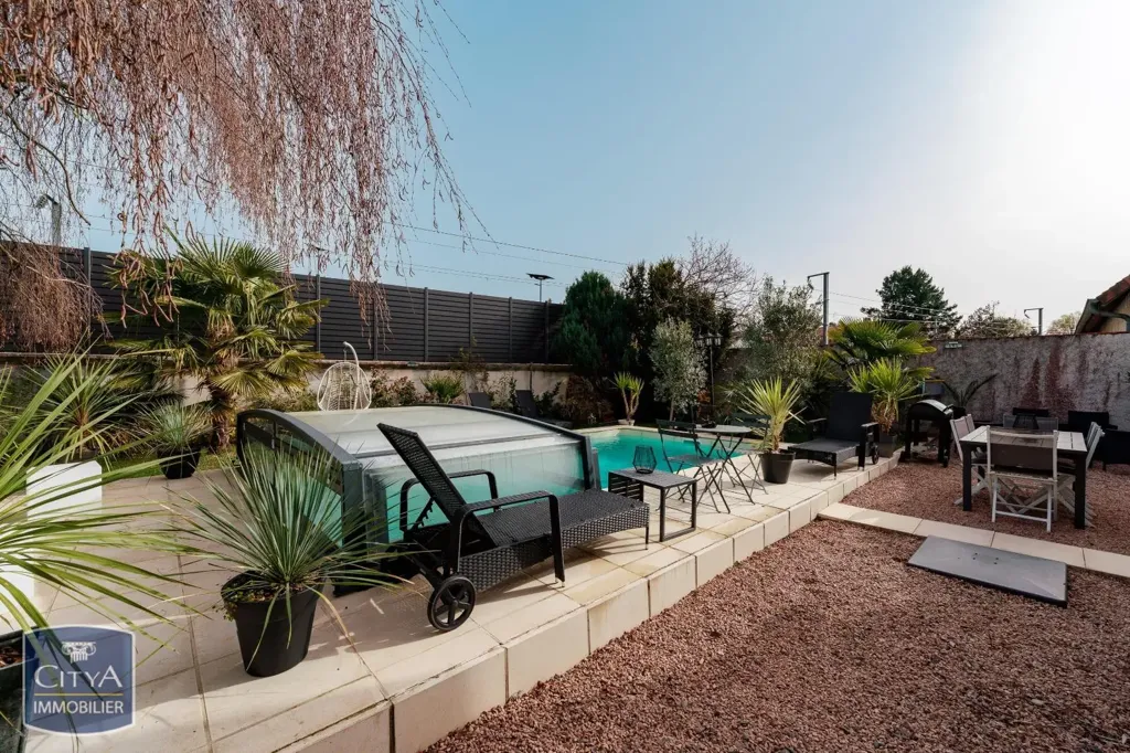 Piscine - Maison avec Piscine et Jardin à Vichy