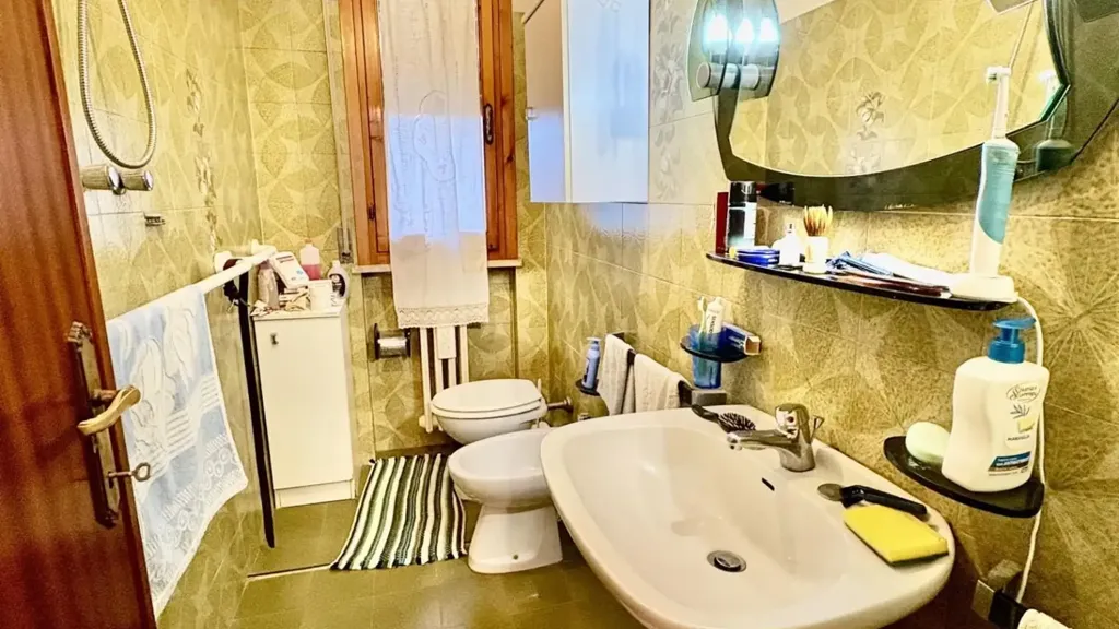 Salles de bain - Apartment with Balcony in Castelfiorentino