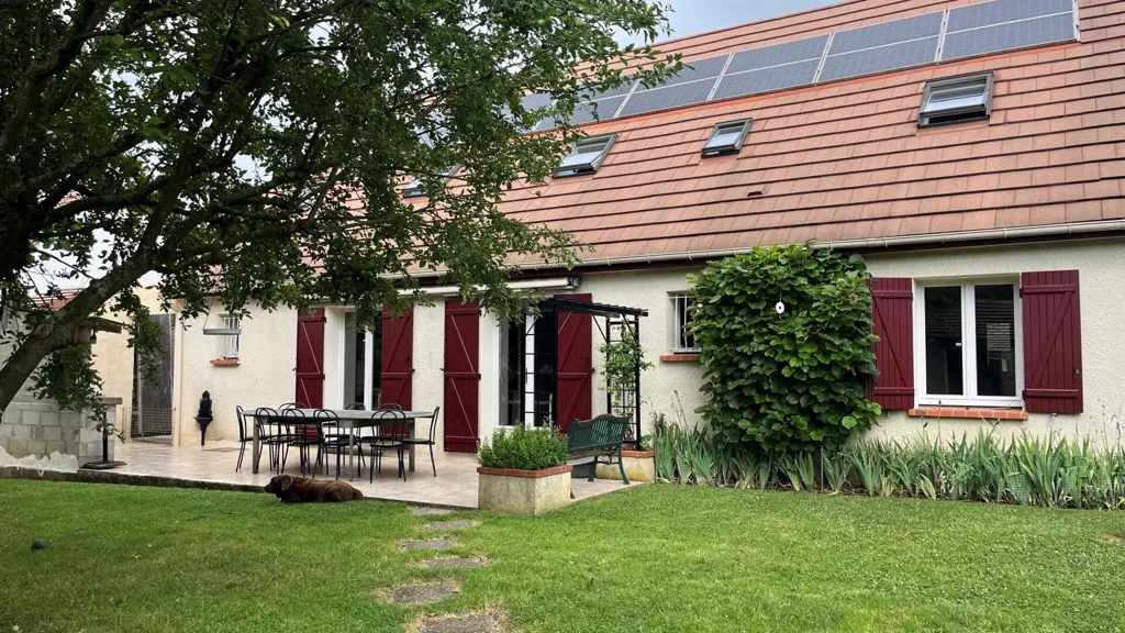 7-toaline maja asukohas Précy-sur-Oise