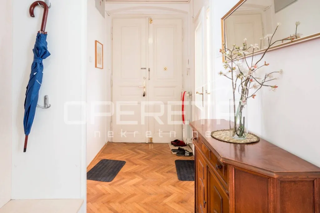 Esik - Renovated Apartment with Balcony in Zagreb Centre