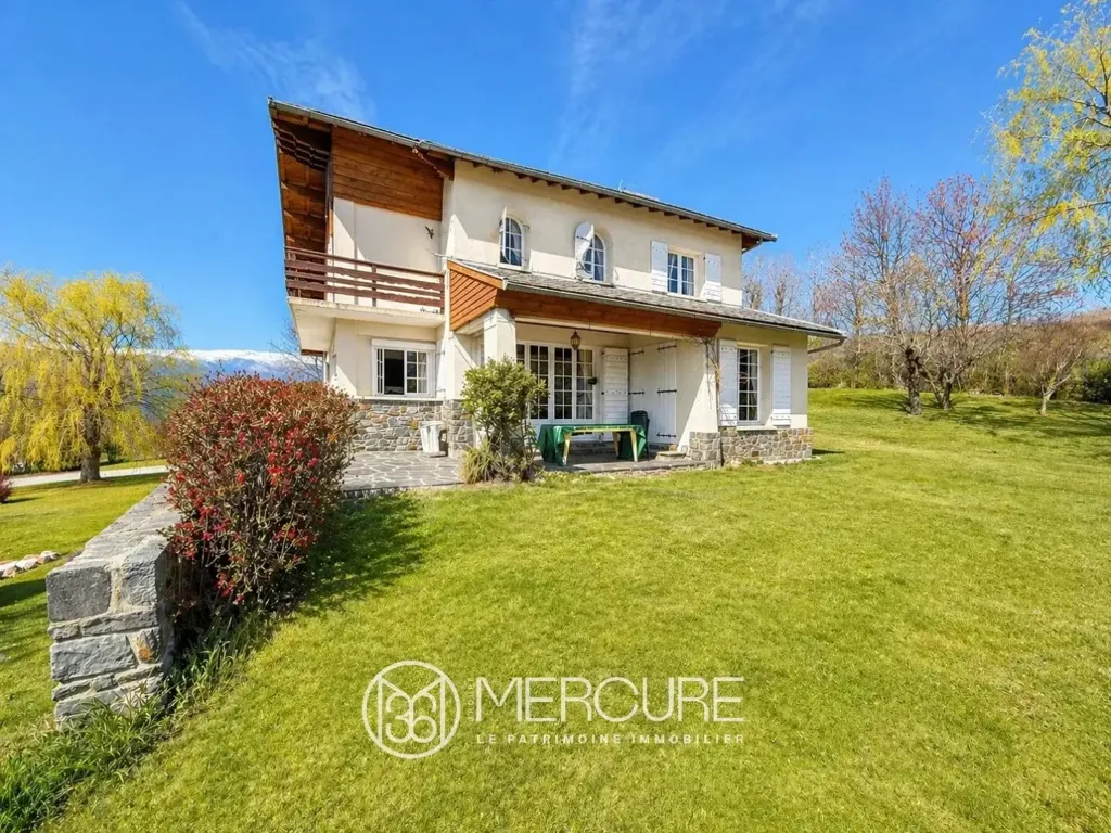 Extérieur - Chalet Traditionnel avec Vue Panoramique sur les Pyrénées