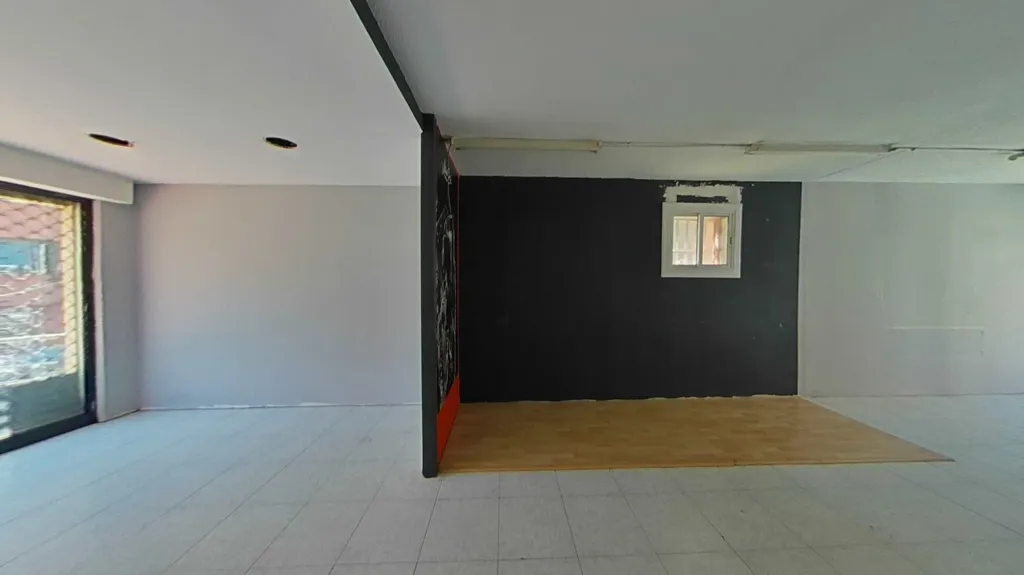 Rooms - Commercial Space in Badalona, Barcelona